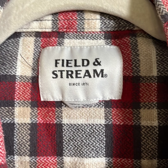 Field & Stream Stream, there is no size it has been cut out. I wear a medium - Picture 2 of 5
